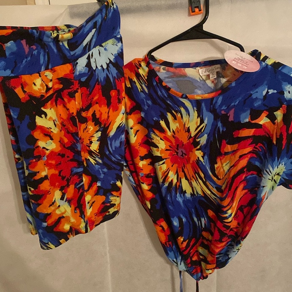 SET NEW WITH TAGS MULTI COLOR SIZE SMALL